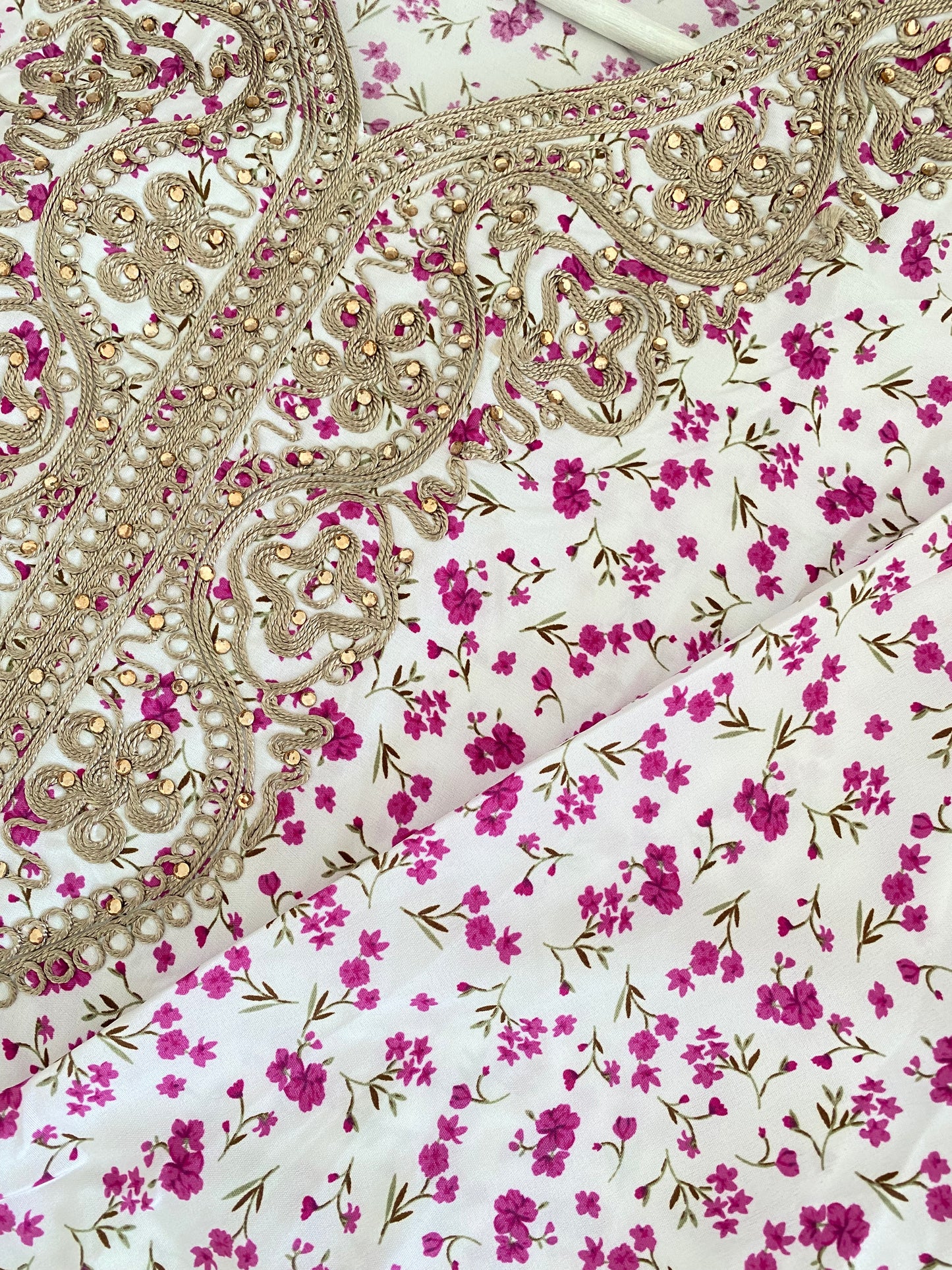 Robe d’intérieur fleurie rose