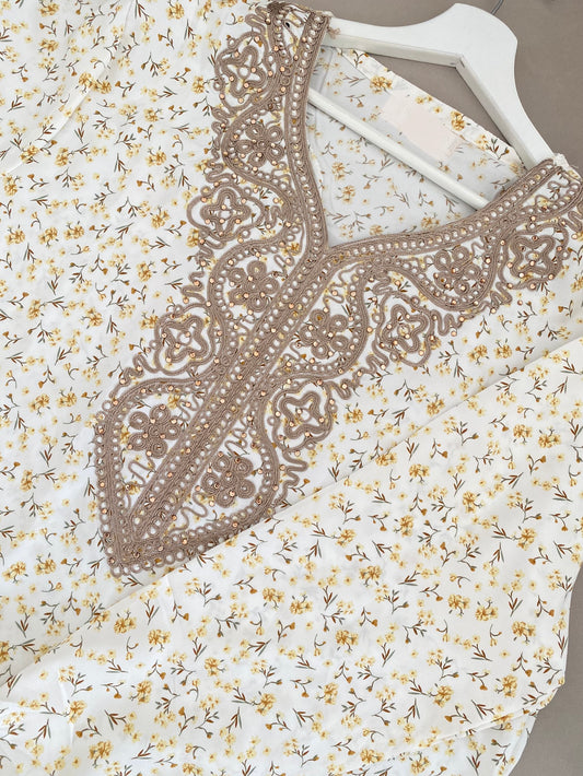 Robe d’intérieur fleurie jaune